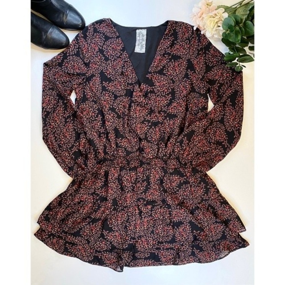 Sadie and Sage Buckle Brand Ruffle Mini-Dress w/ Elastic Waist Size Large